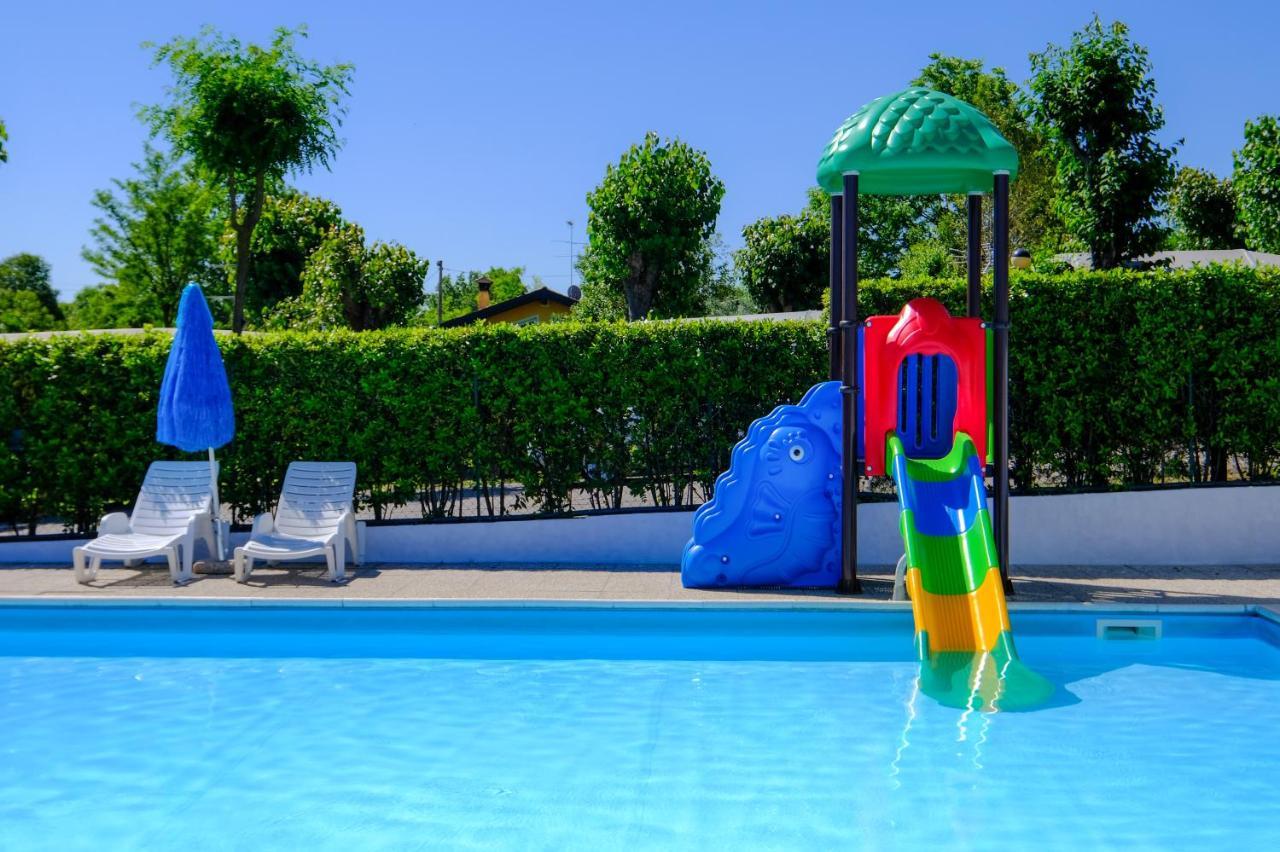 Campeggio Trevisago Iris Park Moniga del Garda Ngoại thất bức ảnh
