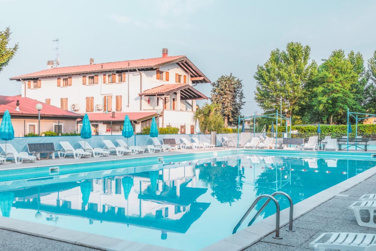 Campeggio Trevisago Iris Park Moniga del Garda Ngoại thất bức ảnh