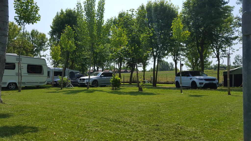 Campeggio Trevisago Iris Park Moniga del Garda Ngoại thất bức ảnh
