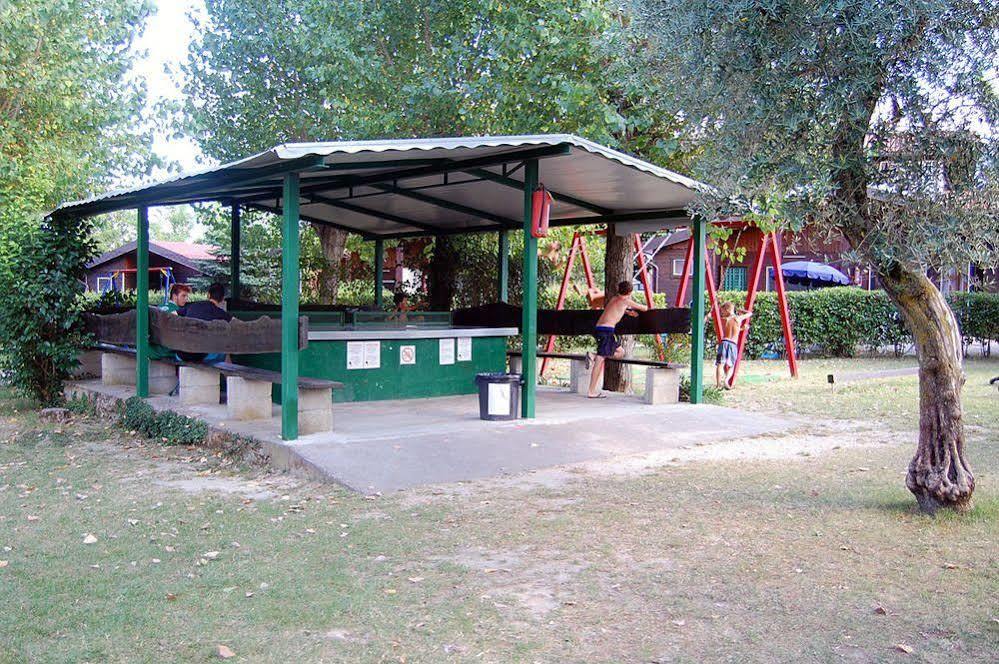 Campeggio Trevisago Iris Park Moniga del Garda Ngoại thất bức ảnh