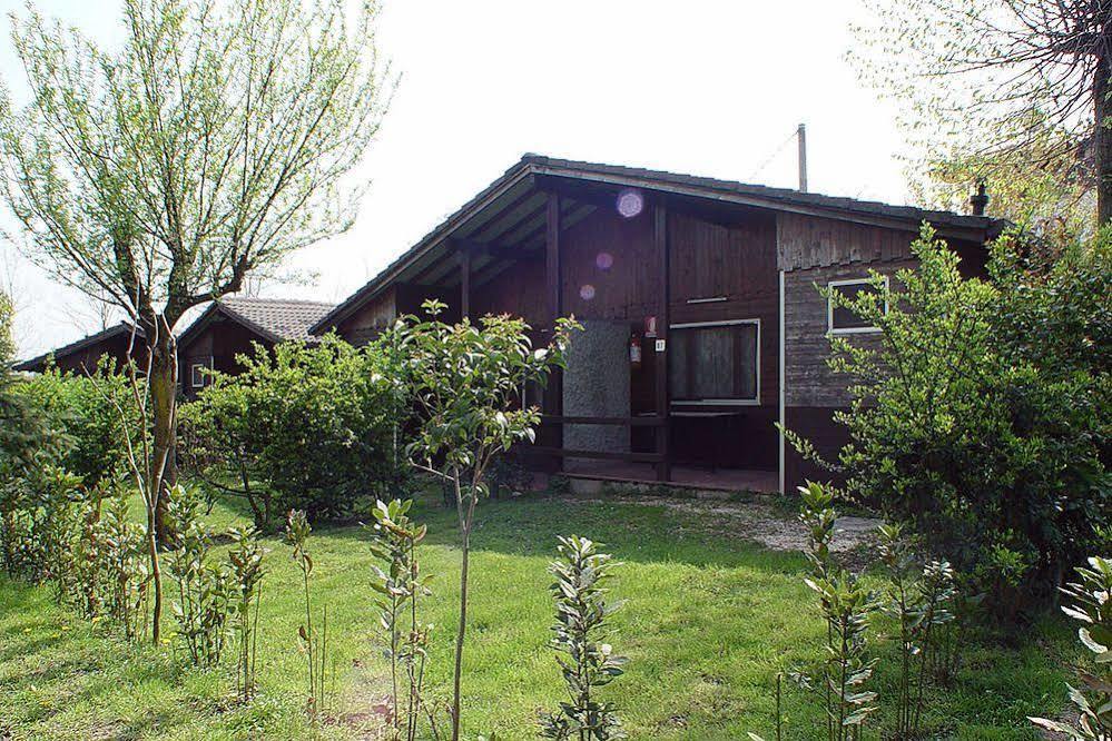 Campeggio Trevisago Iris Park Moniga del Garda Ngoại thất bức ảnh